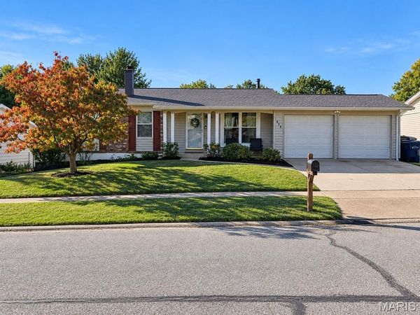 348 Parma Drive, Ballwin, MO 63021
