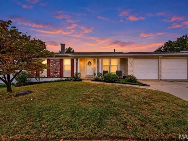 348 Parma Drive, Ballwin, MO 63021