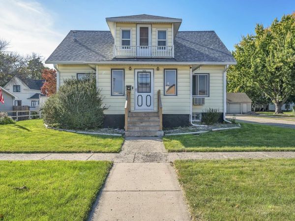 903 N Avenue , Milford, IA 51351