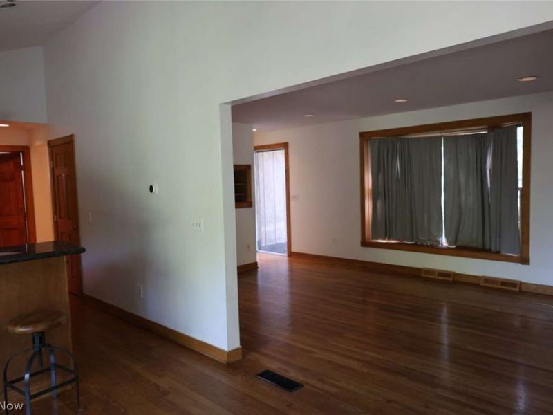 3057 Long Road, Akron, OH 44312 Photo 12
