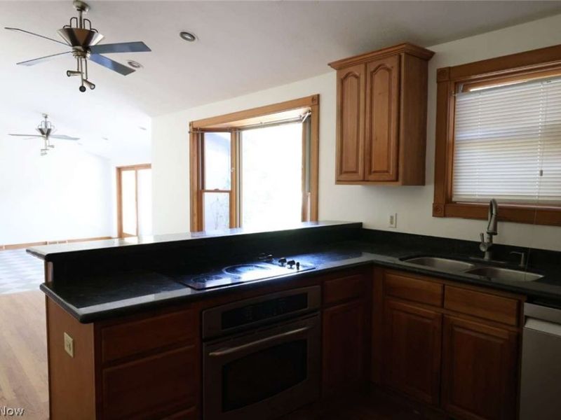 3057 Long Road, Akron, OH 44312 Photo 14
