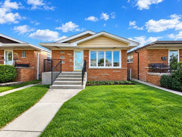 6831 W 64th Street , Chicago, IL 60638