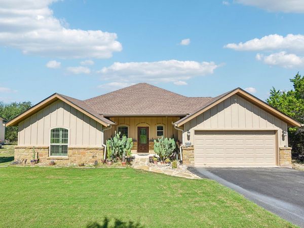 303 Quarter Horse LN, Fischer, TX 78623