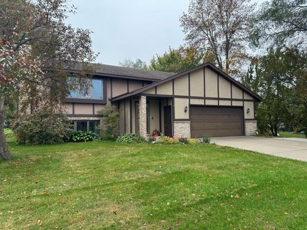902 4th Avenue NE, Little Falls, MN 56345