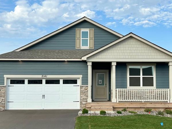 2141 Bluff Heights Drive , Shakopee, MN 55379