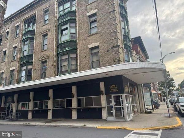 201 W MARKET STREET, POTTSVILLE, PA 17901