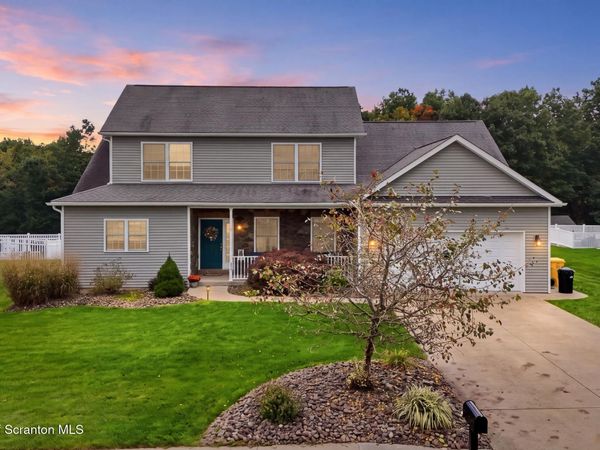 132 S Cougar Drive, Archbald, PA 18403