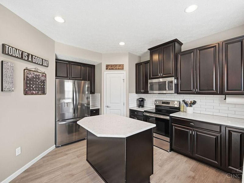 2669 Affirmed Drive, Hamilton Township, OH 45152 Photo 8
