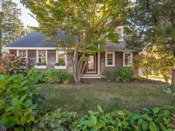 1 Beachview Ln, Ipswich, MA 01938