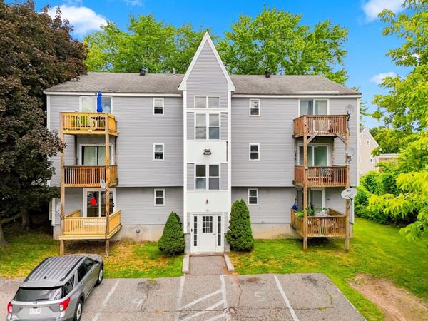 28 Ware St, Unit 1, Lowell, MA 01851
