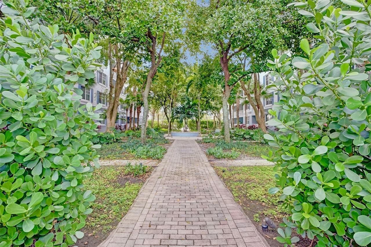 631 E Woolbright Road, Unit 207, Boynton Beach, FL 33435 Photo
