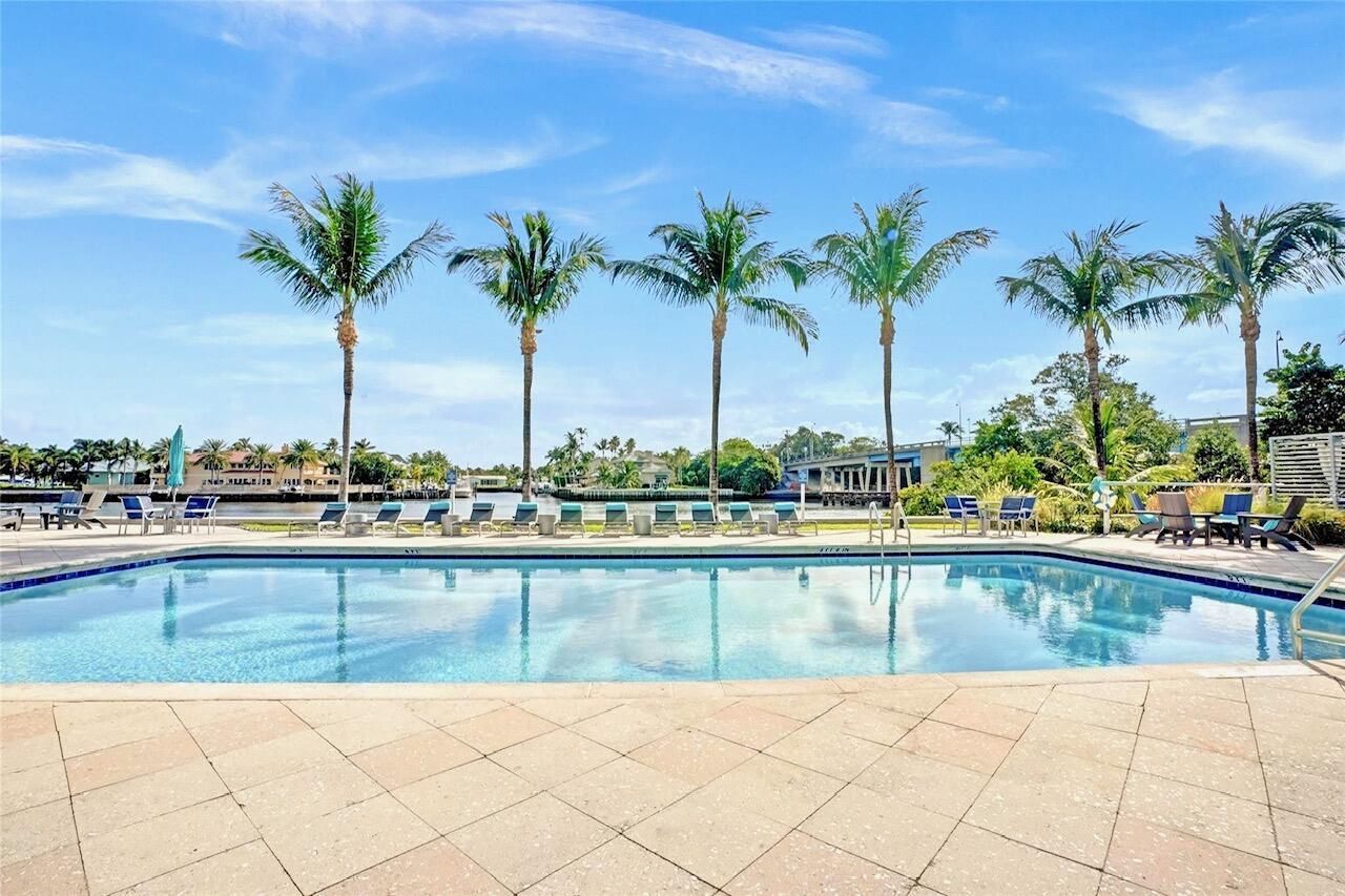 631 E Woolbright Road, Unit 207, Boynton Beach, FL 33435 Photo