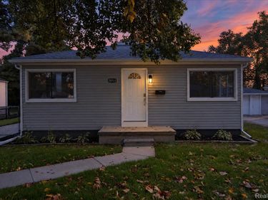 29715 Walnut Street , Flat Rock, Mi 48134