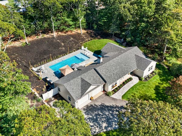 312 Round Cove Rd, Chatham, MA 02633