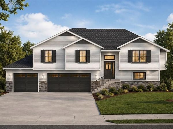 104 E WHISPERING HILLS Boulevard, Lone Jack, MO 64070