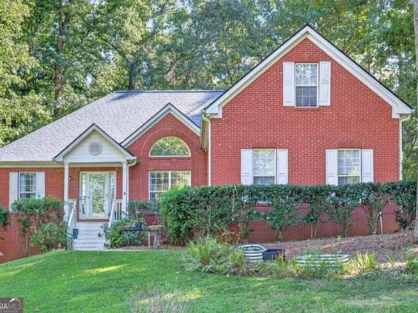 25 Lake Charles Court, Covington, GA 30016