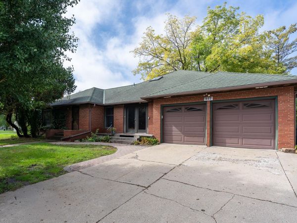 997 Roberts Road SW, Hutchinson, MN 55350