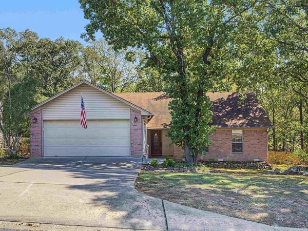 6 Hightrail Dr , Maumelle, AR 72113