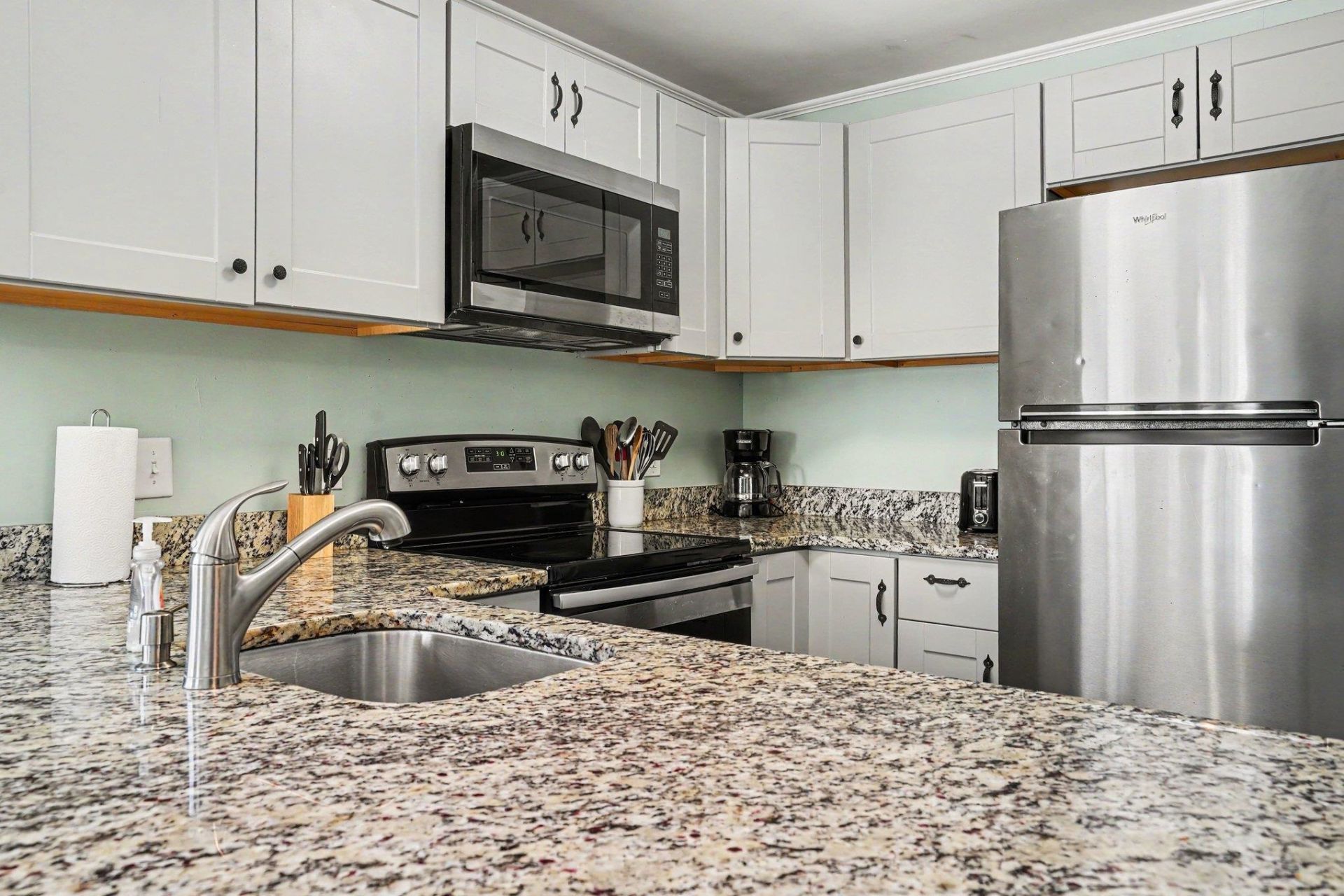 2304 Perrin Dr.  Photo 15
