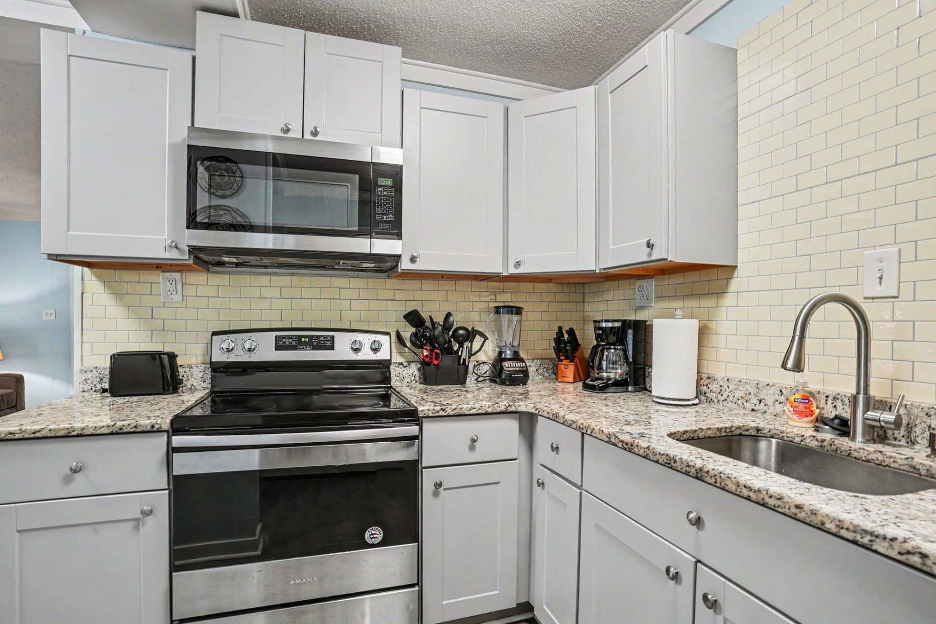 2304 Perrin Dr.  Photo 32