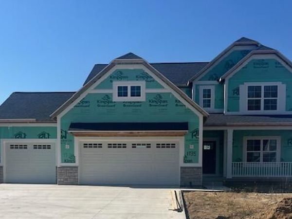1735 Blaketon Drive NW, Grand Rapids, MI 49534
