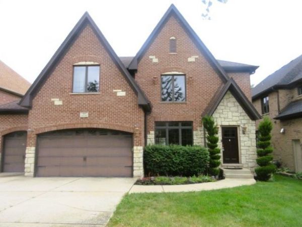 795 N KENILWORTH Avenue, Elmhurst, IL 60126