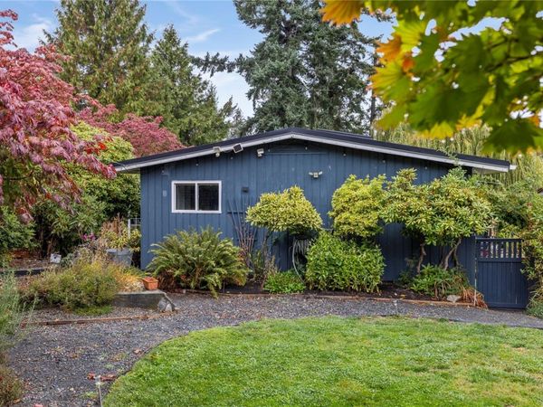1404 Pilot Way, Nanoose Bay, BC V9P 9B6