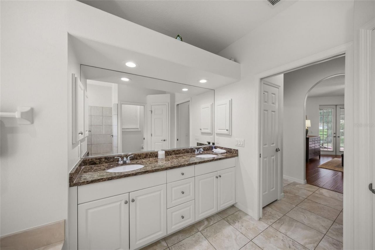 4749 Acorn Circle, Sarasota, FL 34233 Photo