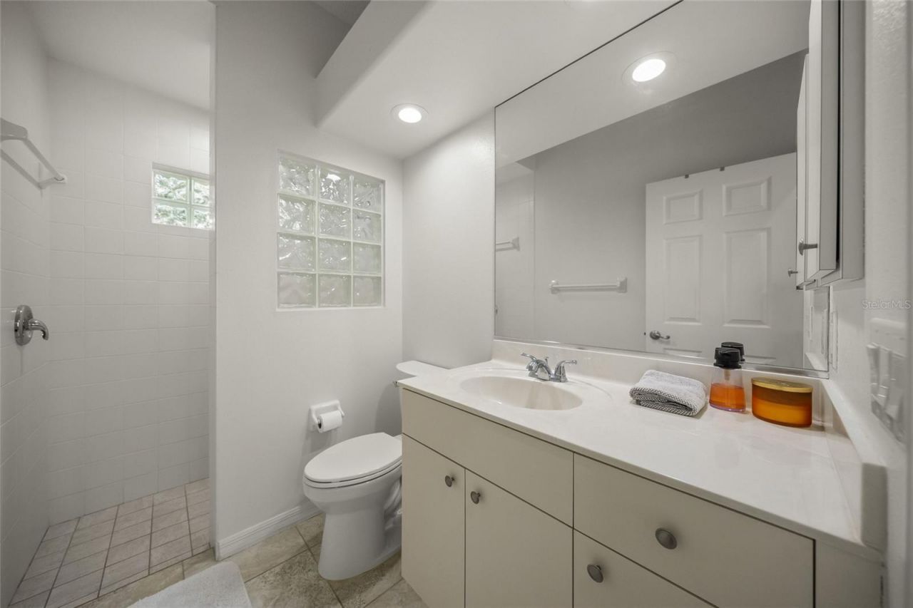 4749 Acorn Circle, Sarasota, FL 34233 Photo