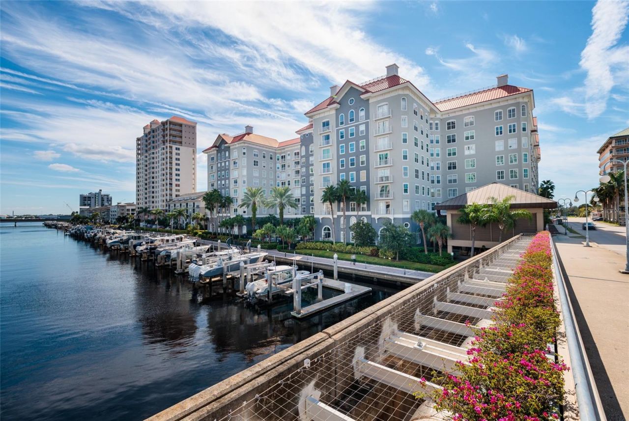 700 S Harbour Island Boulevard, Unit 825, Tampa, FL 33602 Main Photo
