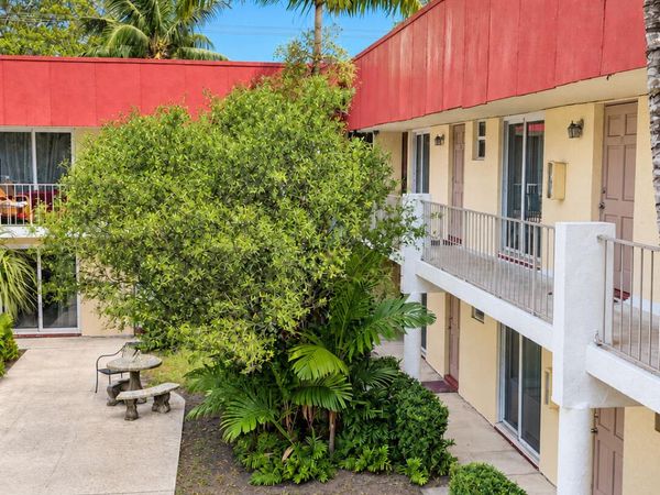 135 NE 1ST Avenue, Unit 5, Delray Beach, FL 33444