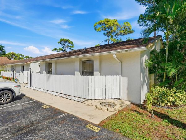 6120 NEWSTEAD Court, Greenacres, FL 33463