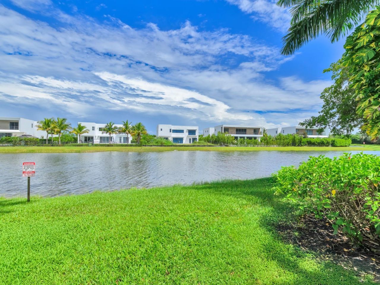 219 Mallory Court, Weston, FL 33326 Photo