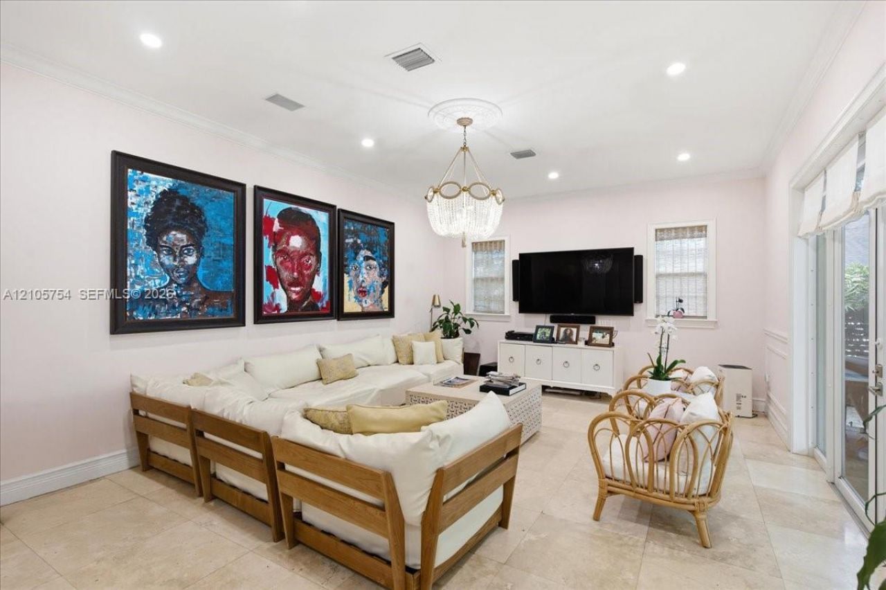 6011 SW 82nd St , South Miami, FL 33143 Photo