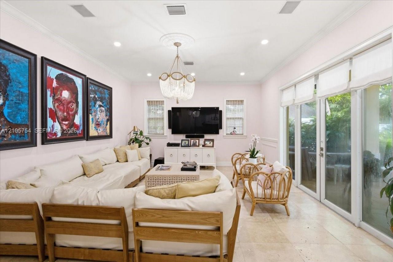 6011 SW 82nd St , South Miami, FL 33143 Photo