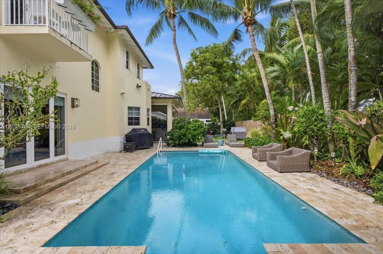 6011 SW 82nd St , South Miami, FL 33143 Photo