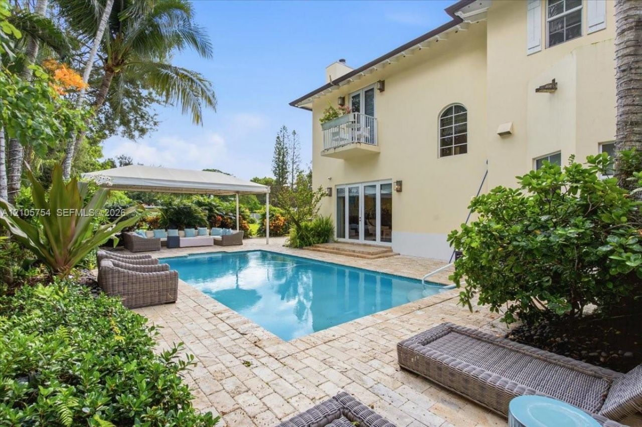 6011 SW 82nd St , South Miami, FL 33143 Photo