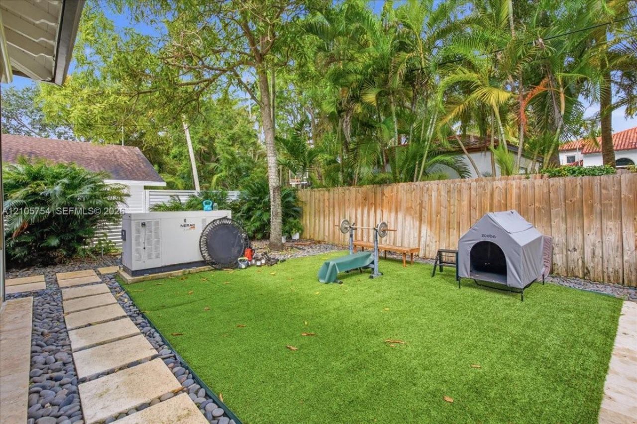 6011 SW 82nd St , South Miami, FL 33143 Photo