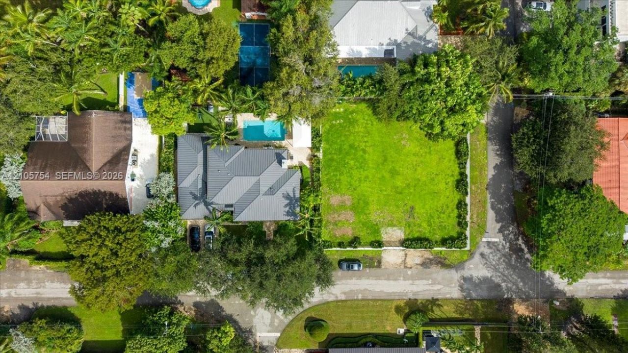 6011 SW 82nd St , South Miami, FL 33143 Photo