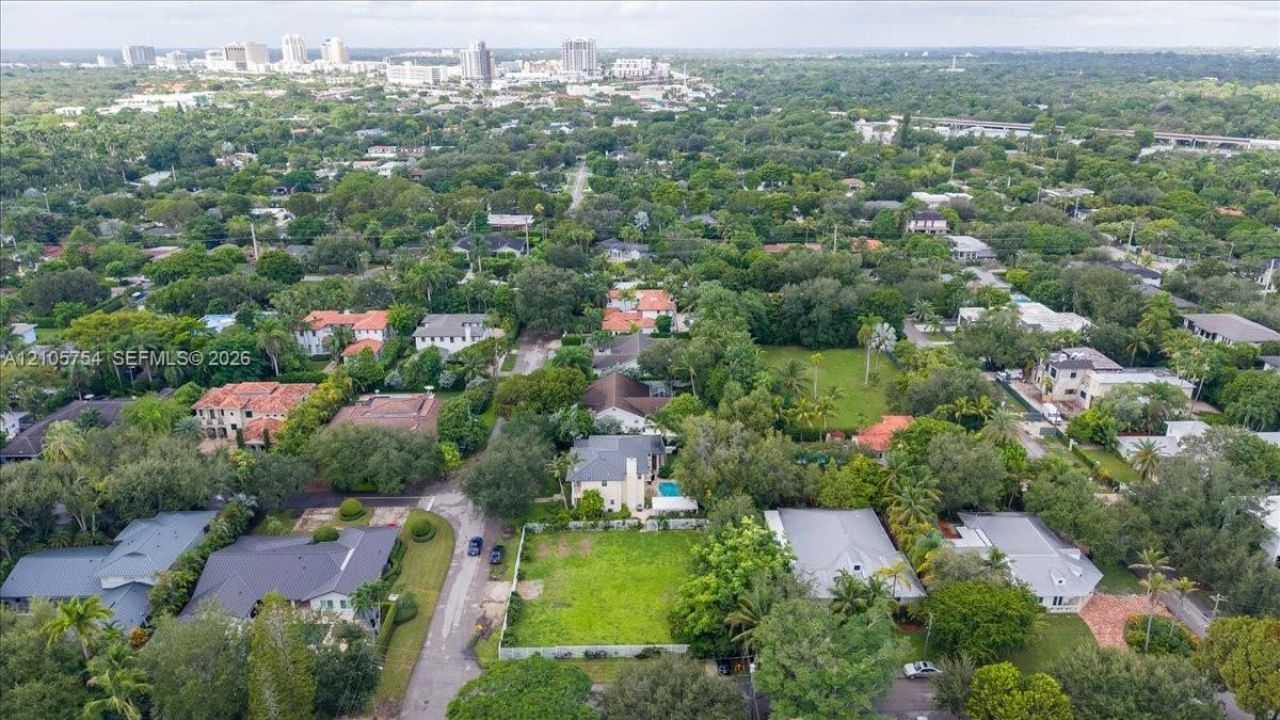 6011 SW 82nd St , South Miami, FL 33143 Photo