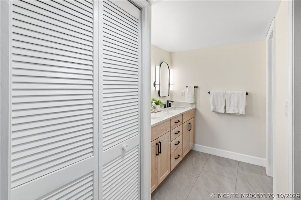 162 SE Saint Lucie Boulevard , Unit 204, Stuart, FL 34996 Photo