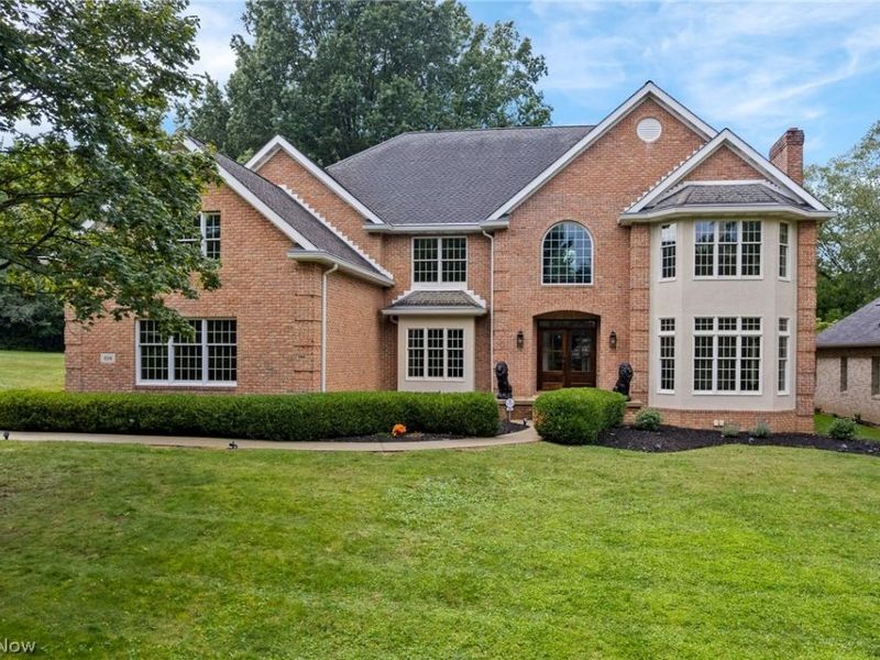 834 Eaton Park Lane, Akron, OH 44303 Photo 2