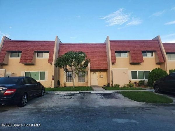43 Spinning Wheel Lane , Tamarac, FL 33319