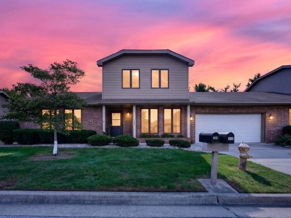 117 Manor Circle , Bloomington, IL 61704