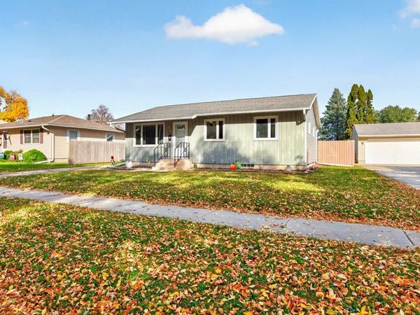 967 16 1/4 Street SE, Rochester, MN 55904