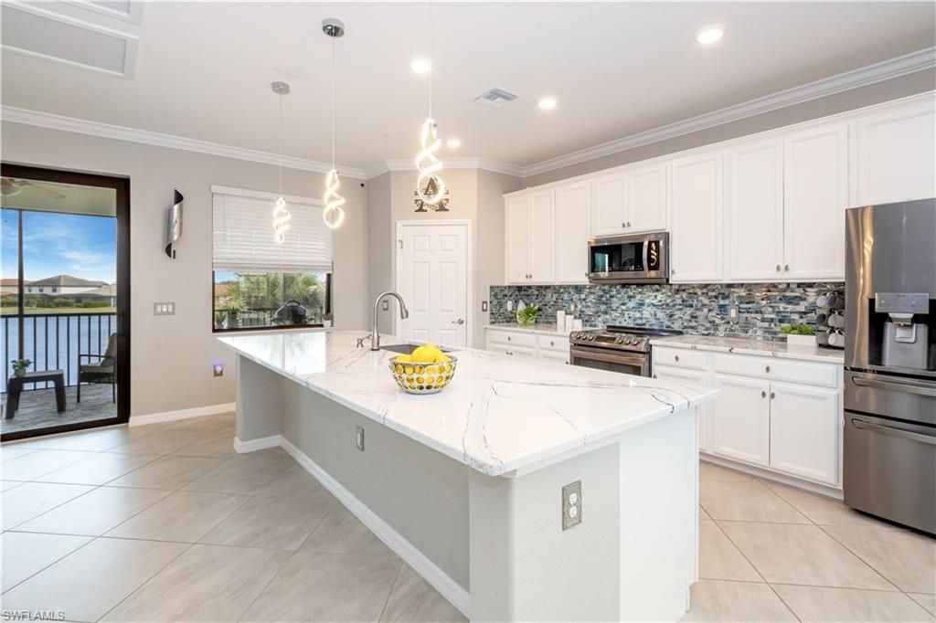 12036 Hawthorn Lake Dr, Unit 202, Fort Myers, FL 33913 Photo