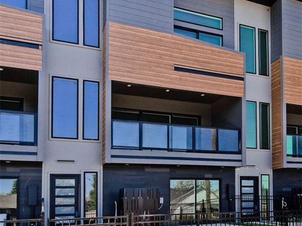 202 NW 9th Street , Bentonville, AR 72712