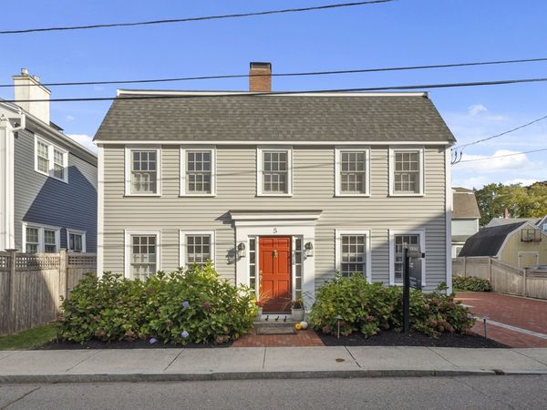 5 Salem St, Newburyport, MA 01950