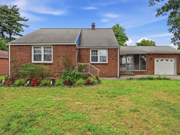 144 Beauregard Terrace, Chicopee, MA 01020