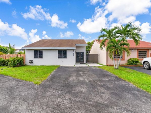 9755 SW 148th Ct , Miami, FL 33196